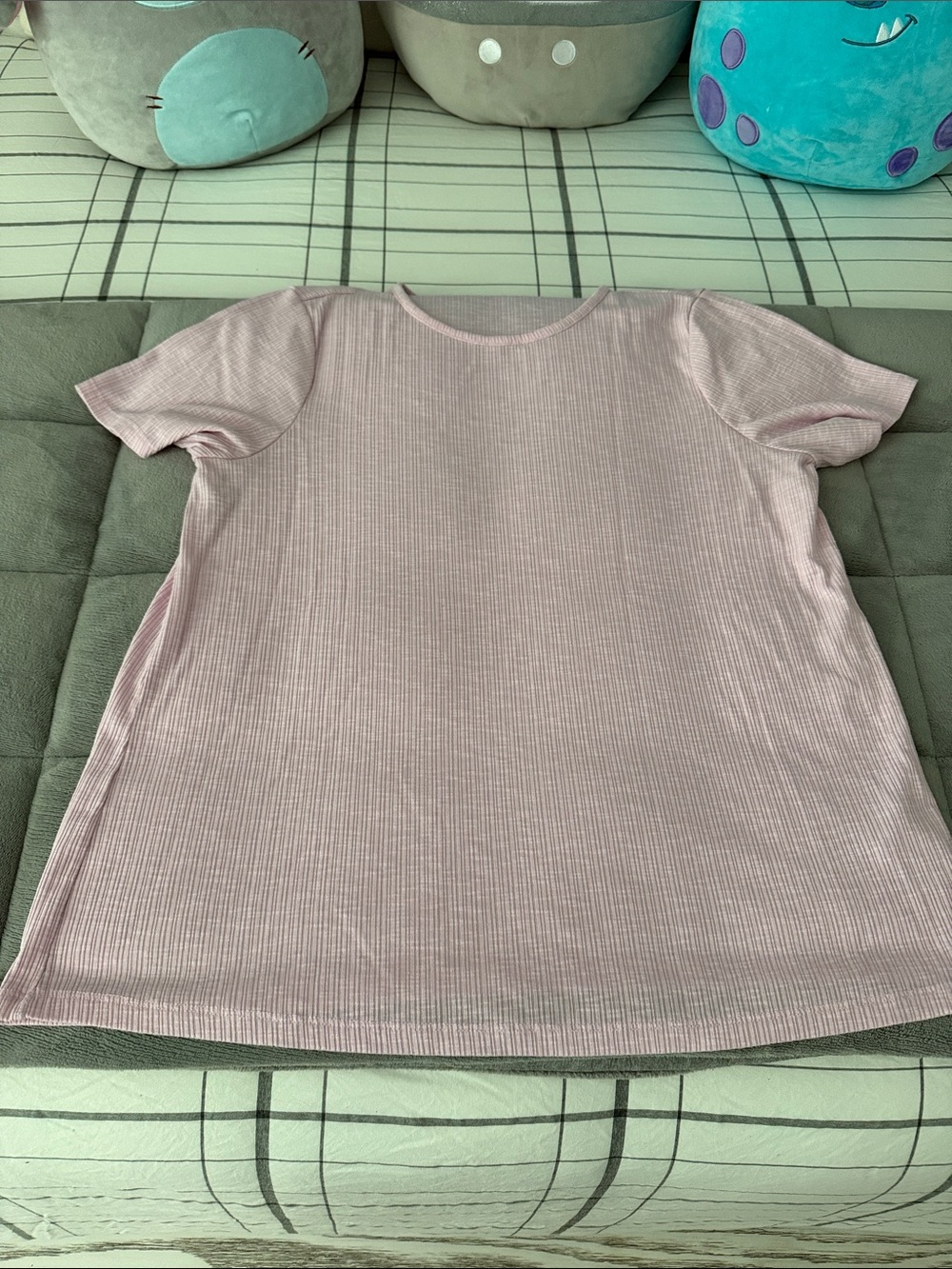 GUC women’s Old Navy short sleeve shirt